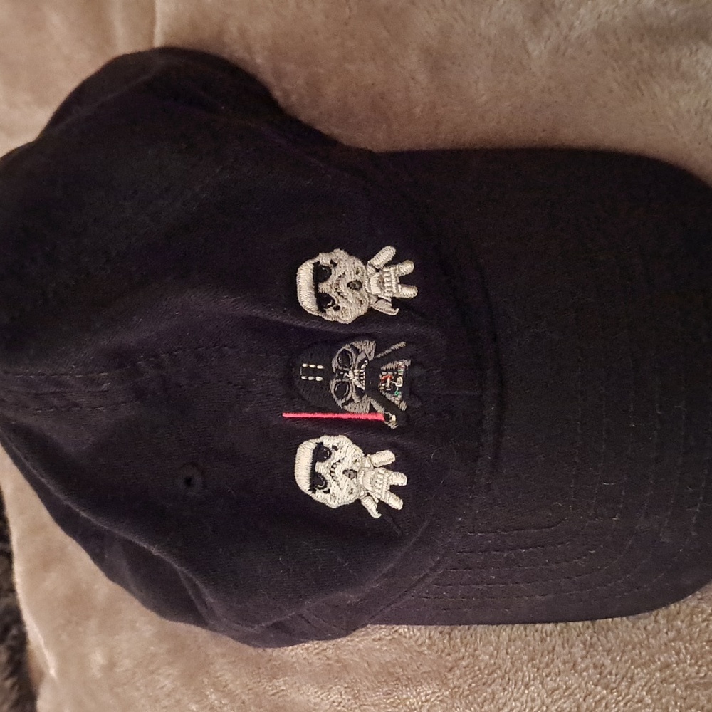 Star wars hat     Round Bin